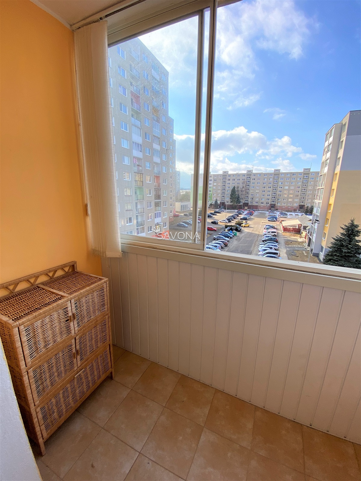 PREDANÝ - 1 izbový byt s balkónom + komplet zariadenie -  37 m2, ul. Podjavorinskej, Poprad