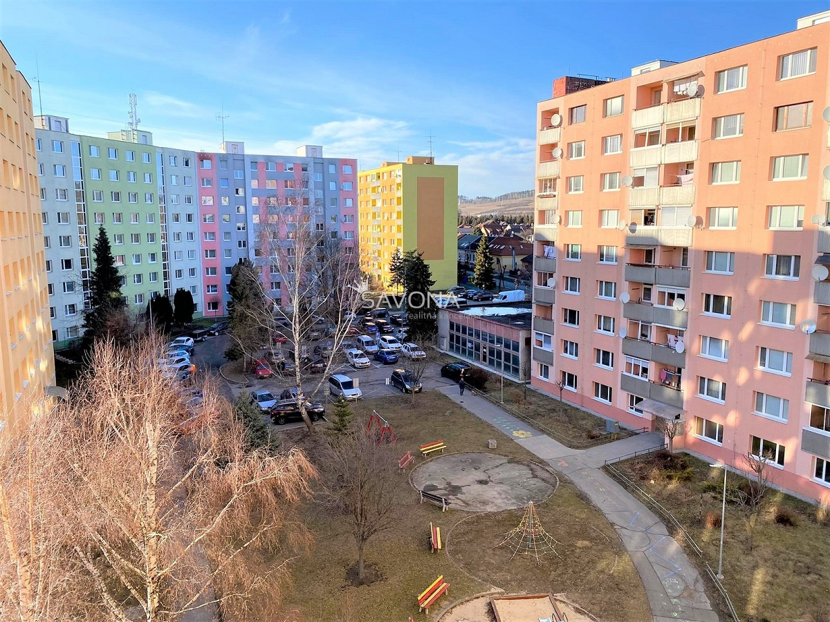4 izbový byt s balkónom, 86 m2, po rekonštrukcii s časťou zariadenia, ul. Slovenská, Spišská Nová Ves