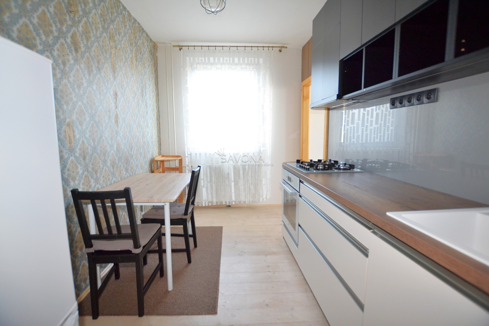PRENAJATÝ  |  1 izbový byt s balkónom, zariadený,  L. SVOBODU, Poprad